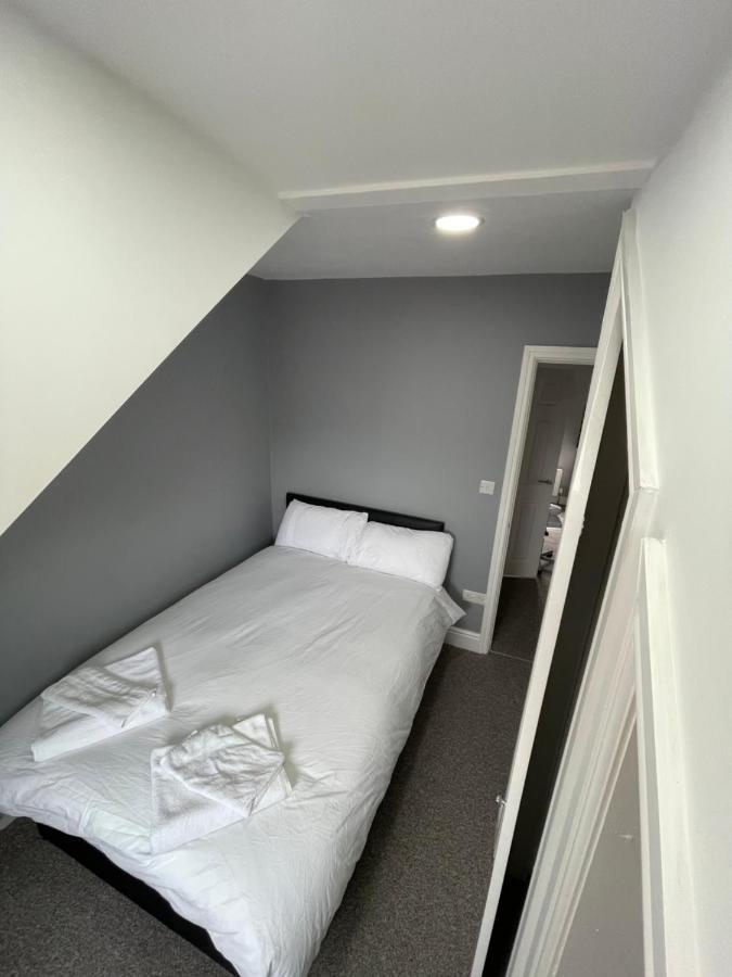 Luton Short Term Lets - Cardiff Road Apartamento Exterior foto